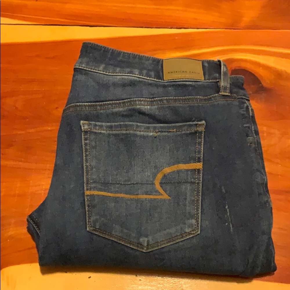 Distressed High Rise Jeggings